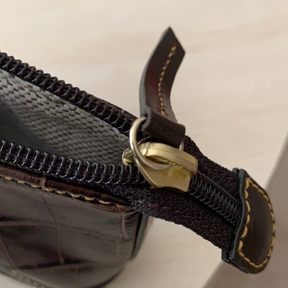 Dooney & Bourke (1) - Picture 5 of 6